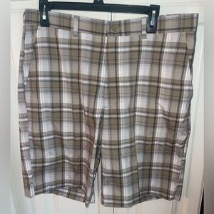 Ben Hogan Mens Flat Front Performance Golf‎ White Tan Plaid Shorts Size 34